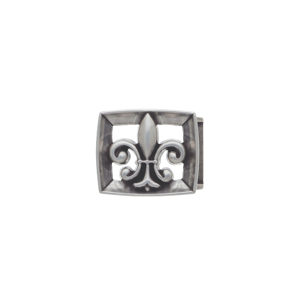 Rectangular polished silver belt buckle with a detailed fleur-de-lis design, a classic fashion accessory with a beautiful Italian design.