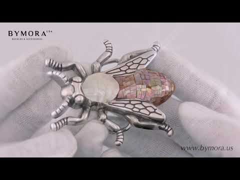 Load video: Bee 40mm Belt Buckle – English Silver Finish + White Hammer Shell & Cracked Brown Lip Mother of Pearl
