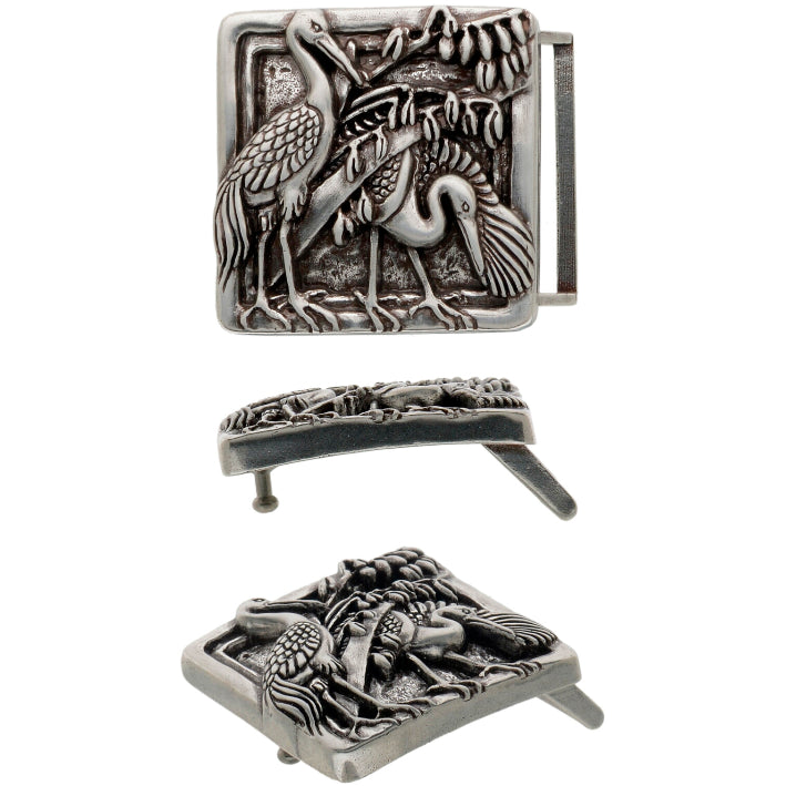 40mm belt buckle with elegant bird motif in English Silver. Italian-made from durable zamak, combining artistry and strength for a timeless accessory.