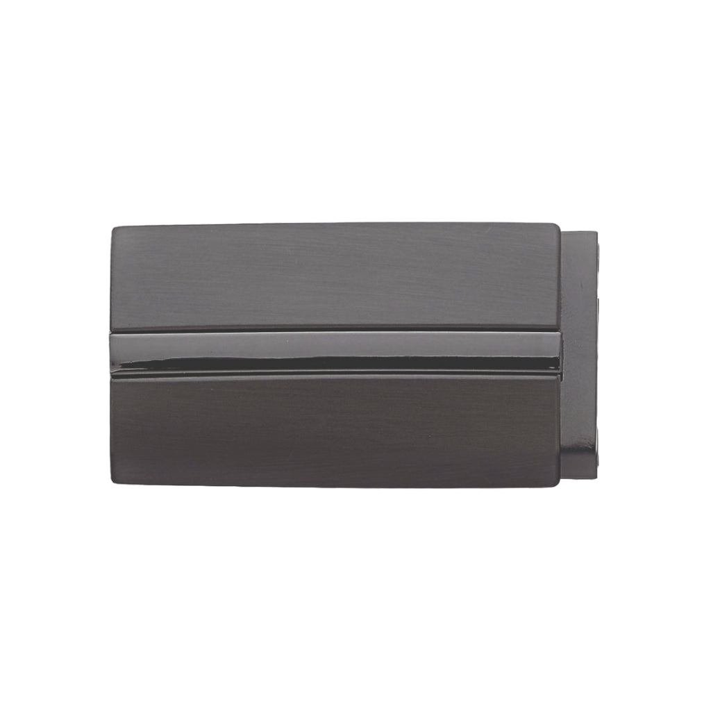 Rectangular belt buckle in gunmetal finish with polished center stripe